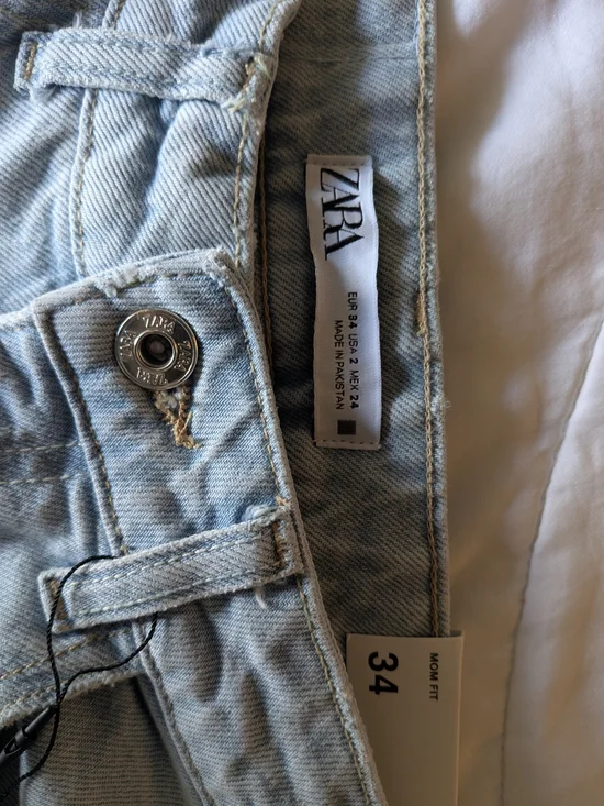 ZARA Light Wash High-Rise Straight Ankle Mom Fit Jeans - Picture 5 of 6